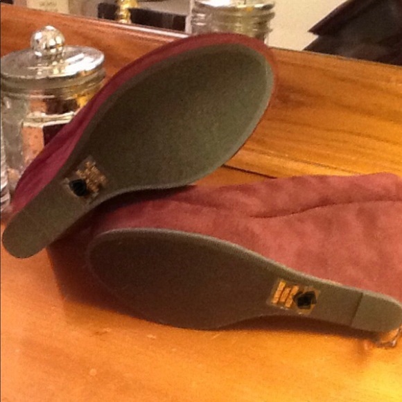 COPY - Burgundy Soda Wedge - Picture 3 of 4